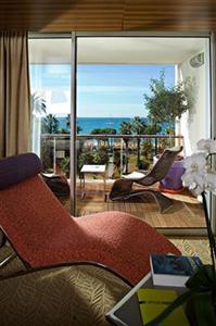 Le Grand Hotel Cannes 45 Boulevard De La Croisette