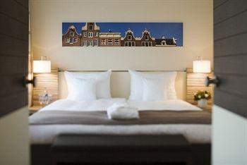 Moevenpick Hotel Amsterdam City Center Piet Heinkade 11