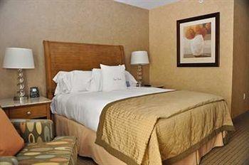 Doubletree Guest Suites Anaheim 2085 S Harbor Blvd