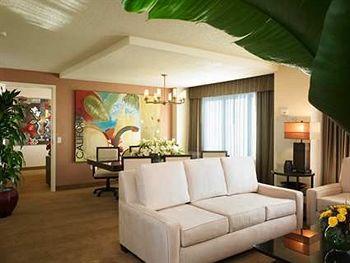 Doubletree Guest Suites Anaheim 2085 S Harbor Blvd