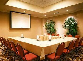 Doubletree Guest Suites Anaheim 2085 S Harbor Blvd