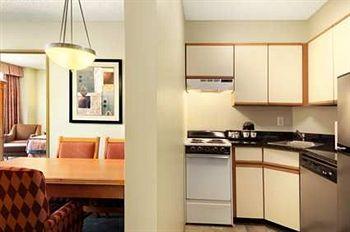 Doubletree Guest Suites Austin 303 W. 15th Street