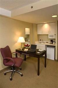 Hampton Inn & Suites Crosstown Center Boston 811 Massachusetts Avenue