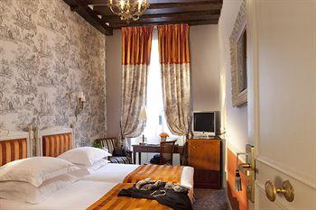 Hotel Dauphine Saint Germain Paris 36 Rue Dauphine