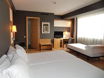 Hotel Barcelona Universal Av. Paral-lel 76-80