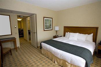 Doubletree Guest Suites Downers Grove 2111 Butterfield Road