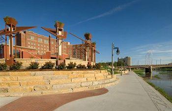 The Broadview Hotel Wichita 400 West Douglas Avenue