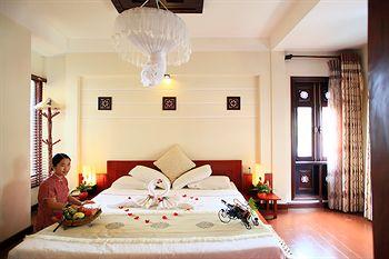 Long Life Riverside Hotel Hoi An 61 Nguyen Phuc Chu St.