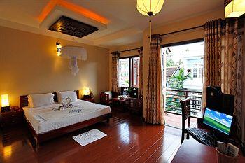 Long Life Riverside Hotel Hoi An 61 Nguyen Phuc Chu St.