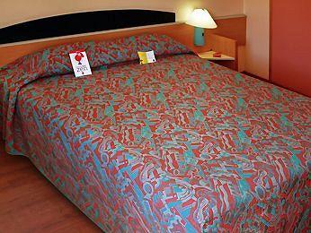 Ibis Hotel Buenos Aires Hipolito Yrigoyen 1592