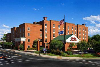 Hampton Inn and Suites Charlottesville - At The University 900 W. Main
