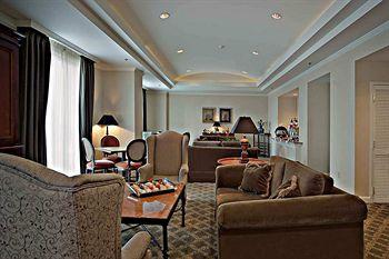 Hilton Hotel Park Cities Dallas 5954 Luther Lane