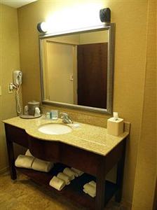 Holiday Inn Express Hotel & Suites Auburn Opelika 1801 Capps Landing