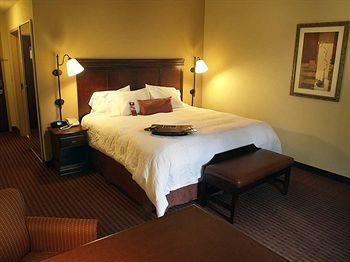 Holiday Inn Express Hotel & Suites Auburn Opelika 1801 Capps Landing