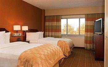 Embassy Suites Parsippany 909 Parsippany Blvd