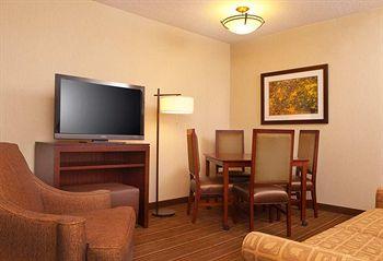 Embassy Suites Parsippany 909 Parsippany Blvd