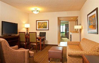 Embassy Suites Parsippany 909 Parsippany Blvd