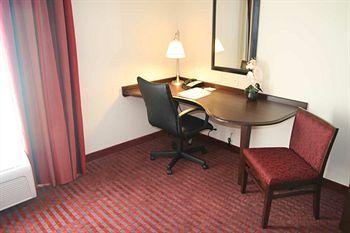 Hampton Inn Richmond Airport Sandston 421 International Center Drive