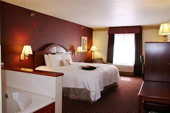 Hampton Inn Steubenville 820 University Boulevard