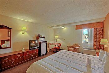 Americas Best Value Inn and Suites Terre Haute 3053 Us Highway 41 S