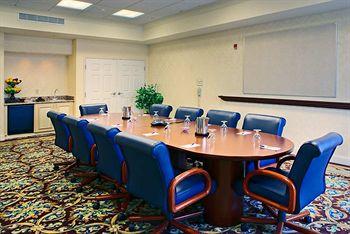 Holiday Inn Express Hotel & Suites Springfield (Illinois) 3050 South Dirksen Parkway