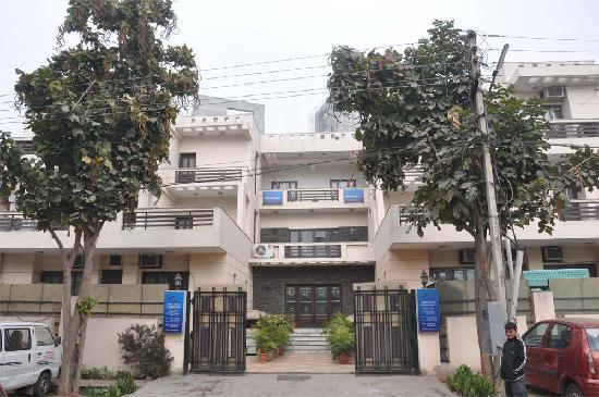 VFM Suites Apartments Gurgaon Plot 33-34 M-2 Road Phase II