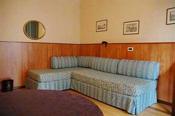 Admiral Hotel Milan Via Domodossola 16