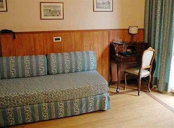 Admiral Hotel Milan Via Domodossola 16