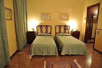 Admiral Hotel Milan Via Domodossola 16