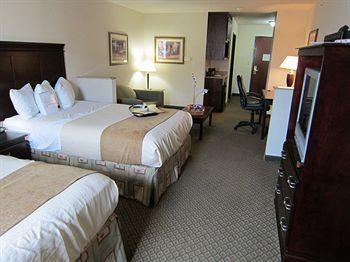 Baymont Inn & Suites Granbury 1515 N PLAZA DR