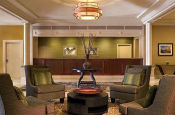 Sheraton Suites Country Club Plaza Kansas City (Missouri) 770 W 47th St