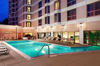 Sheraton Suites Country Club Plaza Kansas City (Missouri) 770 W 47th St