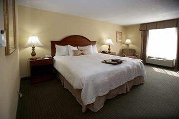 Hampton Inn & Suites Wilson 5606 Lamm Road