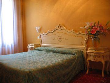 Hotel Bridge Venice Campo San Filippo e Giacomo 4498