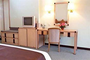 Cambodiana Hotel Phnom Penh 313 Sisowath Quay