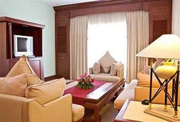 Cambodiana Hotel Phnom Penh 313 Sisowath Quay