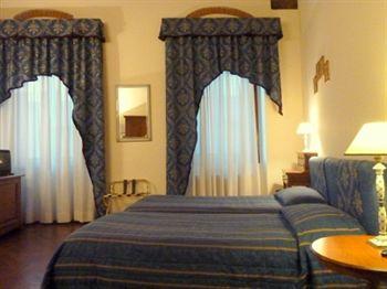 Locanda de'Ciompi Bed & Breakfast Florence Via Pietrapiana 28