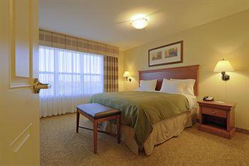 Country Inn & Suites Grand Forks 3101 S 42ND ST