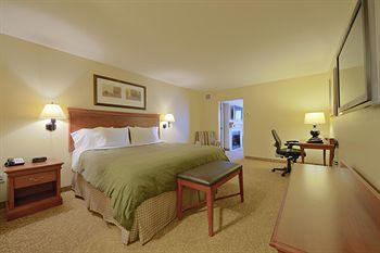 Country Inn & Suites Grand Forks 3101 S 42ND ST