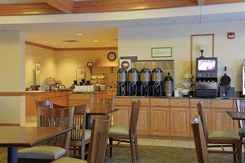 Country Inn & Suites Grand Forks 3101 S 42ND ST