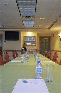 Country Inn & Suites Grand Forks 3101 S 42ND ST