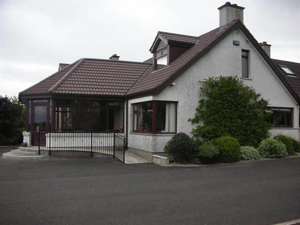 Brown's Country House Bed and Breakfast 174 Ballybogy Road