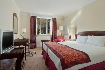 Hilton St Annes Manor Hotel Bracknell Wokingham London Road