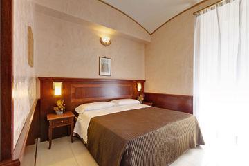 Hotel Robinson Rome Via Milazzo 3