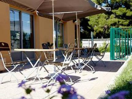 Hotel Campanile Marseille Ouest Martigues 12 Boulevard De Tholon