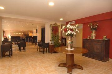 Hotel Arene Orange Place De Langes