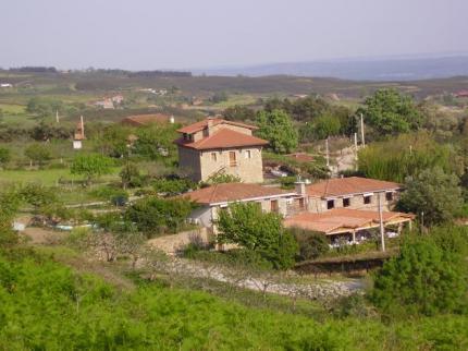 Casa Rural Hotel Ropino Candeleda Carretera de Candeleda a El Raso, Km 10