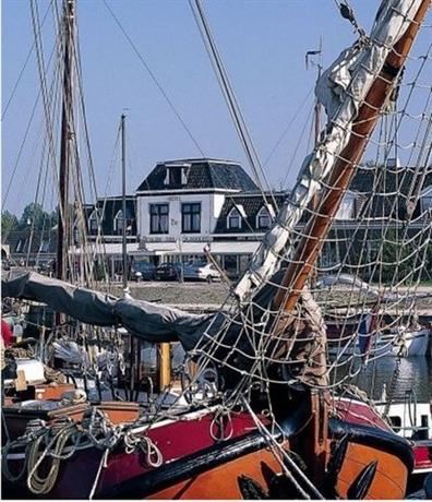 Hotel De Vrouwe Van Stavoren Havenweg 1