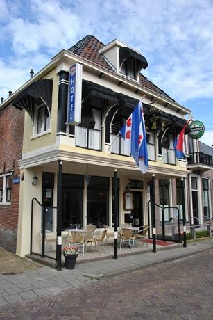 Hotel De Gouden Klok Holwerd Voorstraat 6