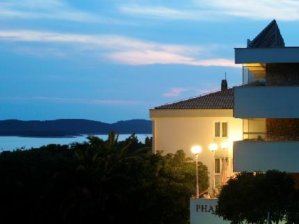 Pharia Aparthotel Hvar Majerovica bb/ Put Podstine 1